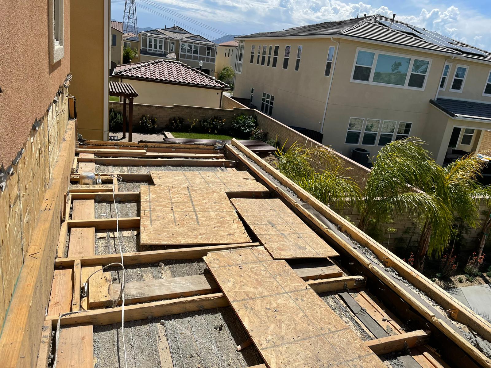 Balcony waterproofing with exterior tile installation